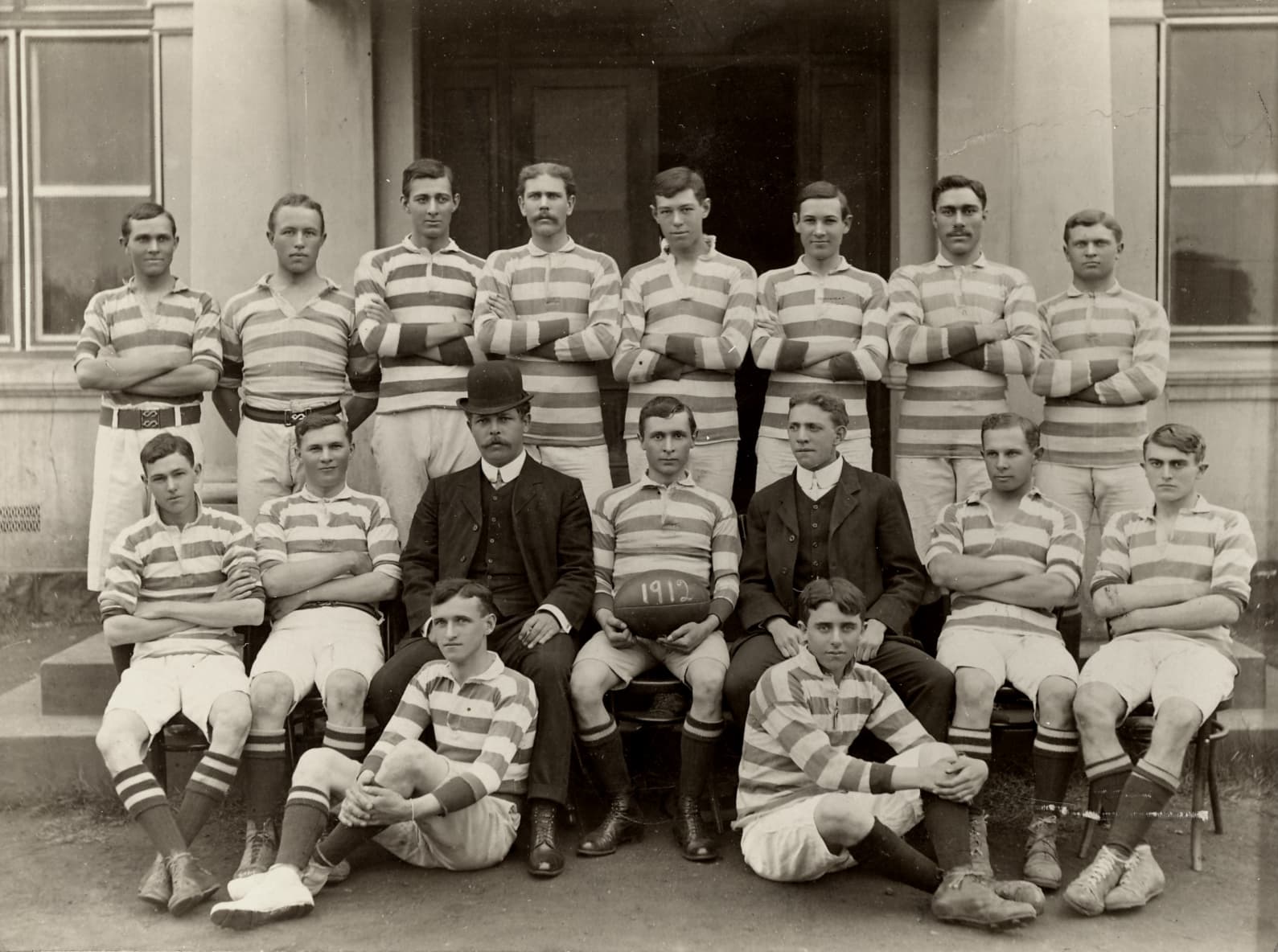 Die eerste “Theos”-rugbyspan, 1912.